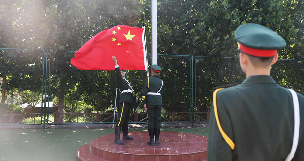 山東藝術(shù)設(shè)計(jì)職業(yè)學(xué)院舉行2023級(jí)三年制、五年一貫制大專新生軍訓(xùn)開(kāi)營(yíng)儀式