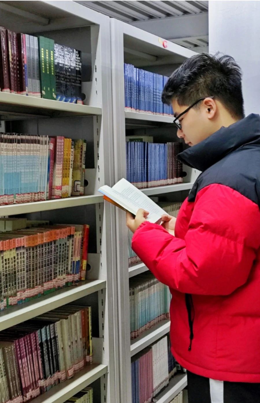 二月【最美讀書(shū)人】粗繒大布裹生涯，腹有詩(shī)書(shū)氣自華。 第 5 張