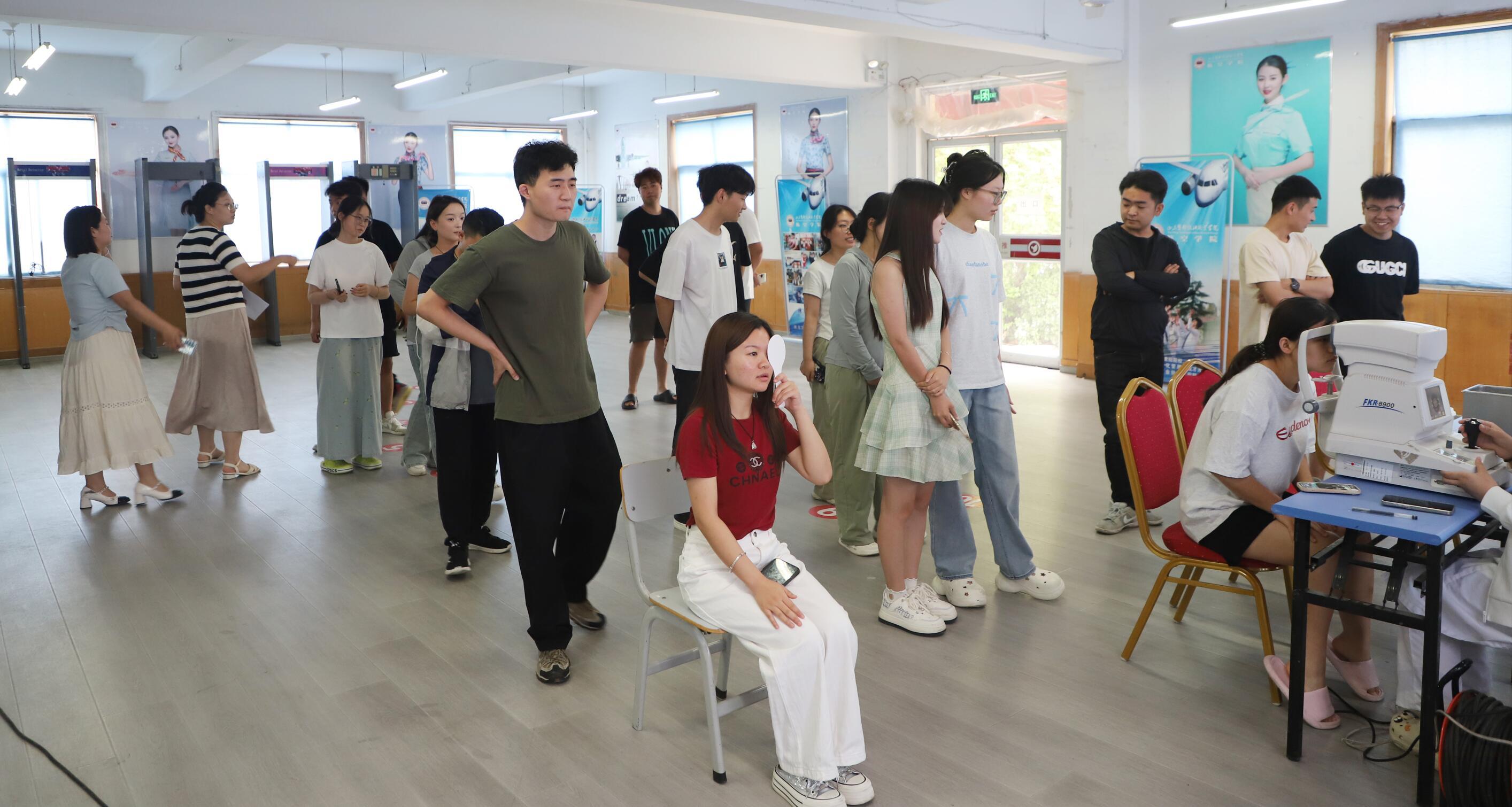 山東藝術(shù)設(shè)計(jì)職業(yè)學(xué)院開展“全國愛眼日”公益活動(dòng) 第 3 張